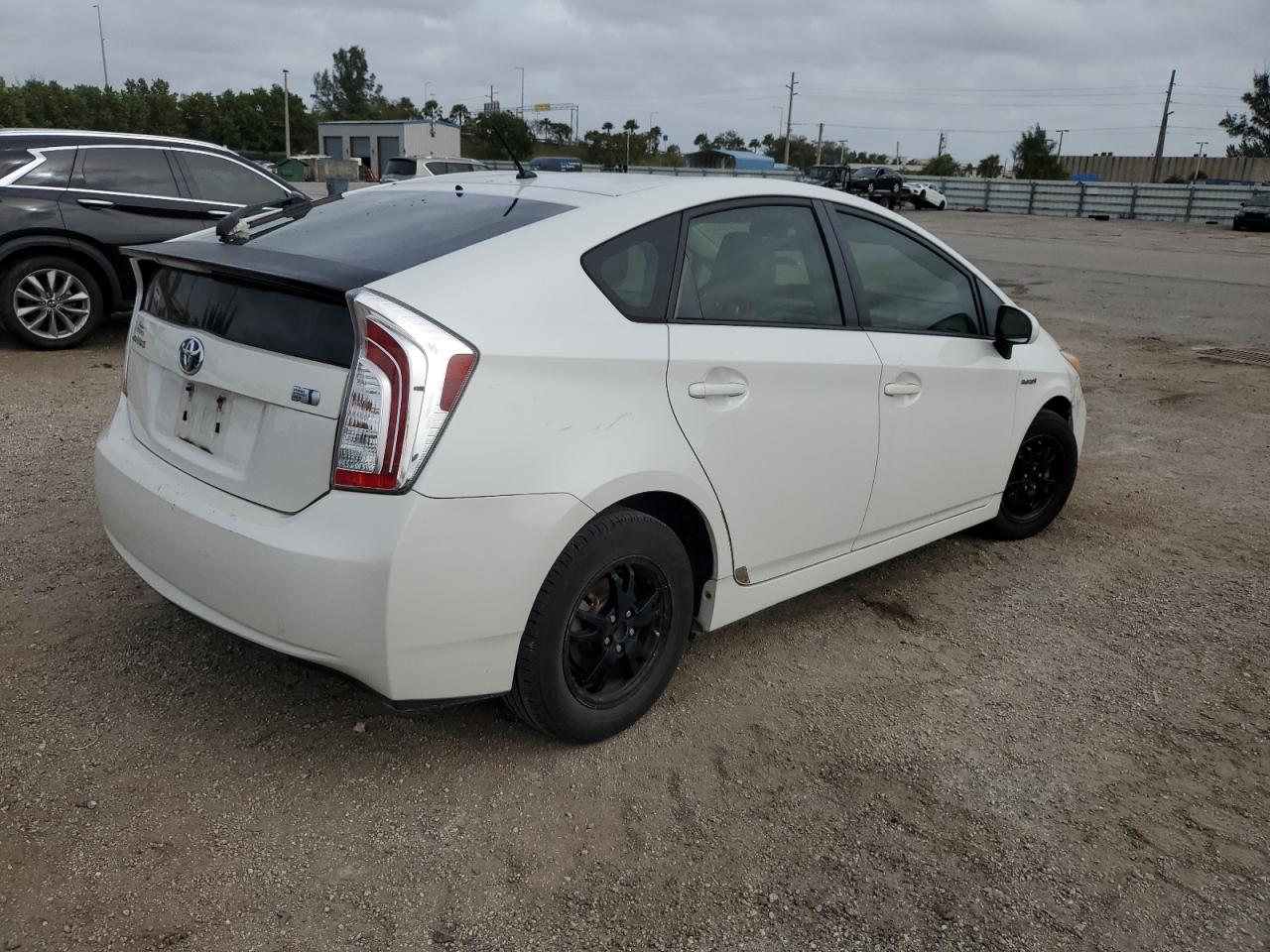 Obraz 3 z 2013 TOYOTA PRIUS  2013 z VIN JTDKN3DU1D0348937