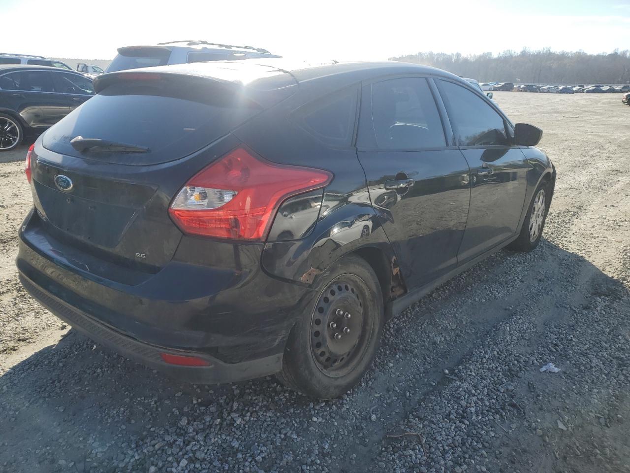Image 3 of 2012 FORD FOCUS SE 2012 with VIN 1FAHP3K25CL255329