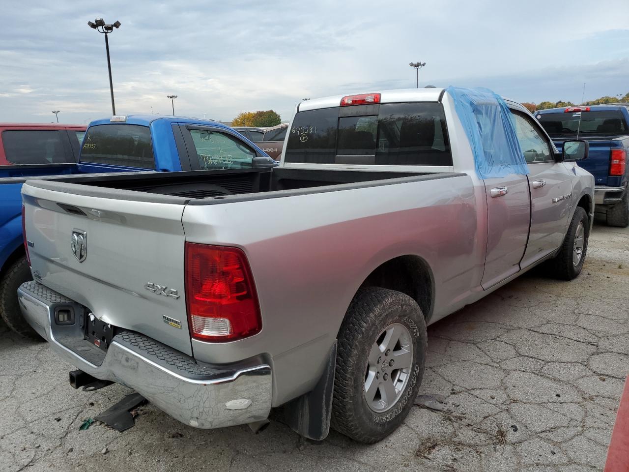 Изображение 3 2011 DODGE RAM 1500  2011 с VIN 1D7RV1GP0BS645231