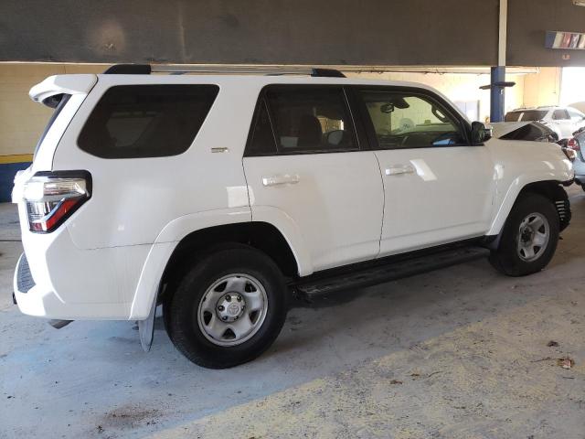 Изображение 3 2022 TOYOTA 4RUNNER SR5/SR5 PREMIUM 2022 с VIN JTENU5JR2N6063007