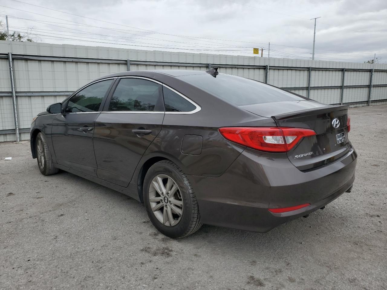 Image 2 of 2015 HYUNDAI SONATA SE 2015 with VIN 5NPE24AFXFH185714