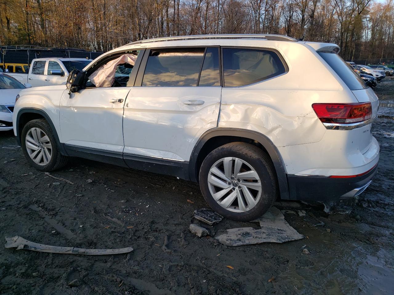 Image 2 of 2021 VOLKSWAGEN ATLAS SEL 2021 with VIN 1V2ER2CA1MC595861