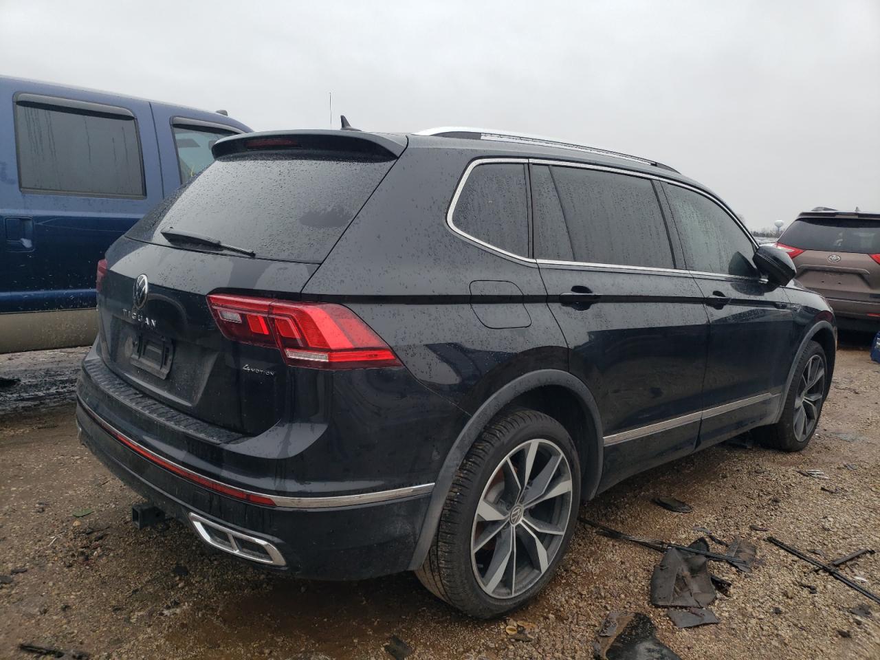 Image 3 of 2022 VOLKSWAGEN TIGUAN SEL R-LINE 2022 with VIN 3VV4B7AX1NM176979