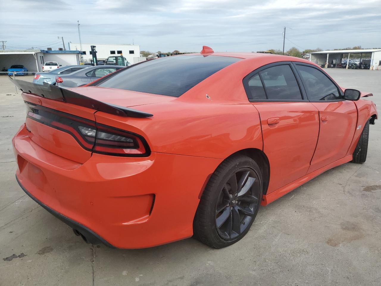 Obraz 3 z 2019 DODGE CHARGER SCAT PACK 2019 z VIN 2C3CDXGJ3KH605576