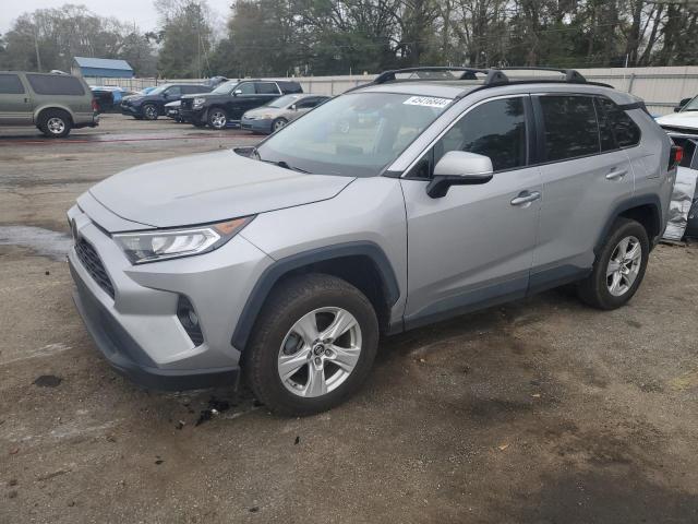Image 1 of 2019 TOYOTA RAV4 XLE 2019 with VIN 2T3W1RFV2KW016049