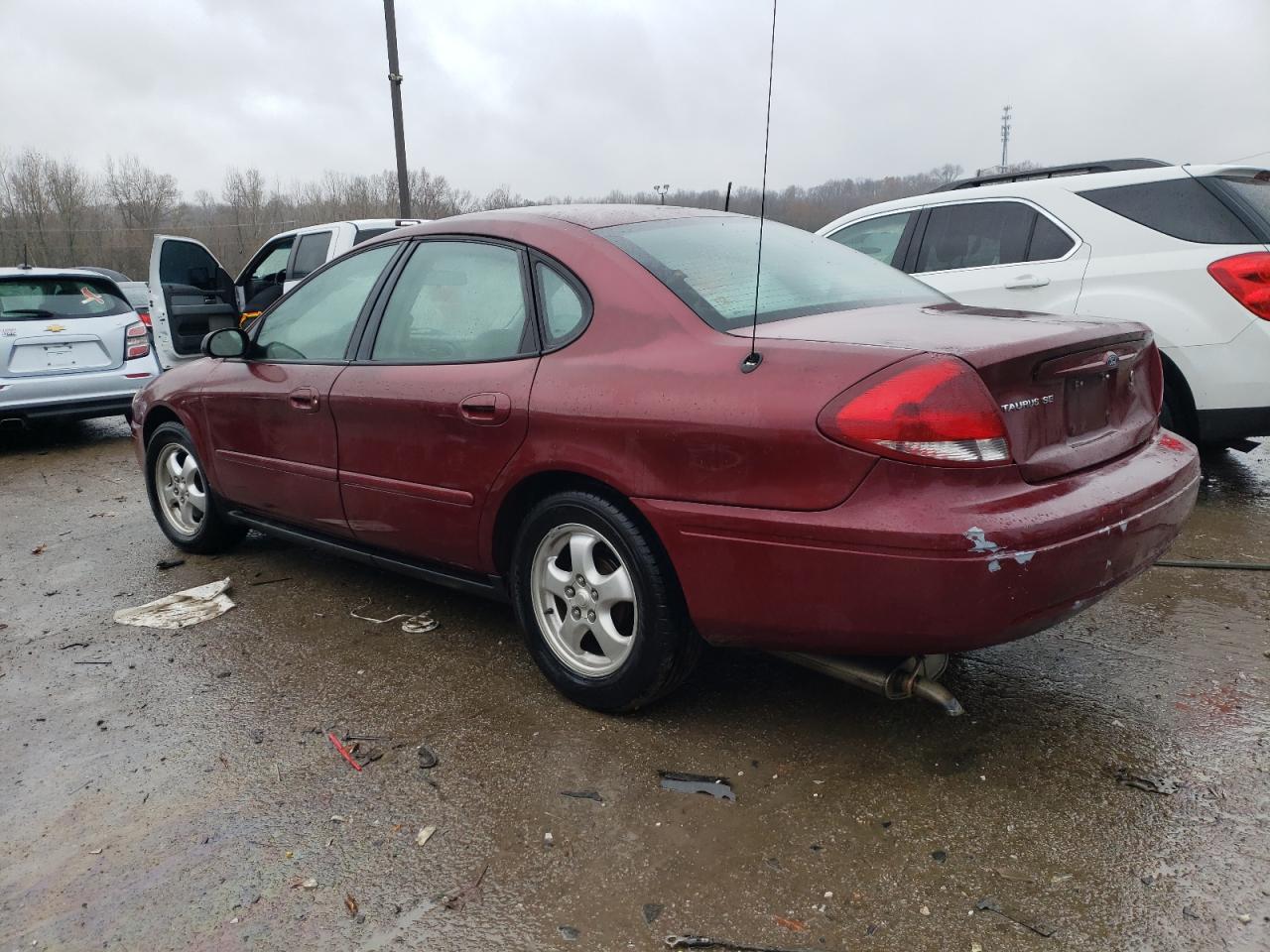 Obraz 2 z 2005 FORD TAURUS SE 2005 z VIN 1FAHP53U95A261550