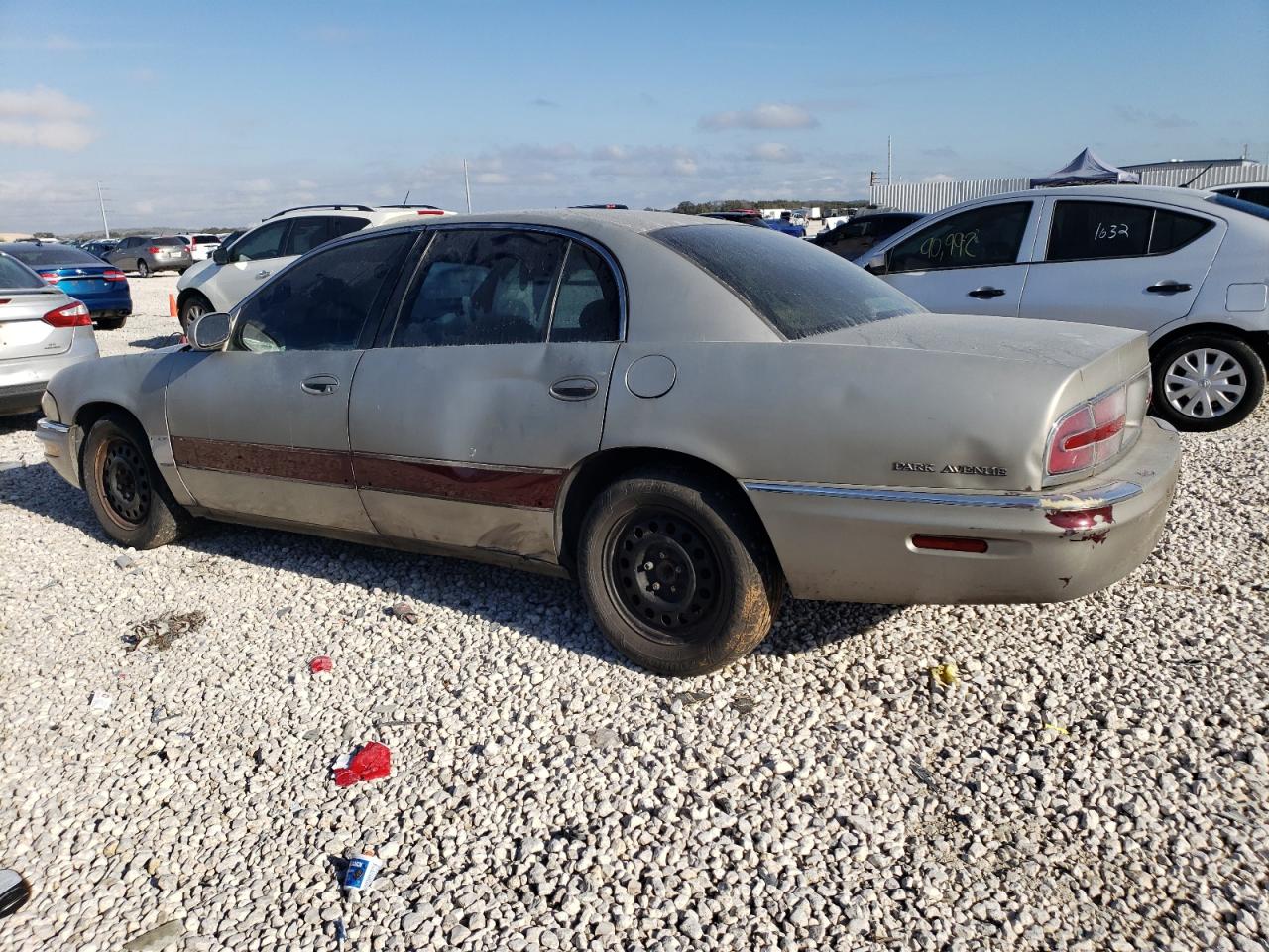 Obraz 2 z 1998 BUICK PARK AVENUE  1998 z VIN 1G4CW52K4W4603781