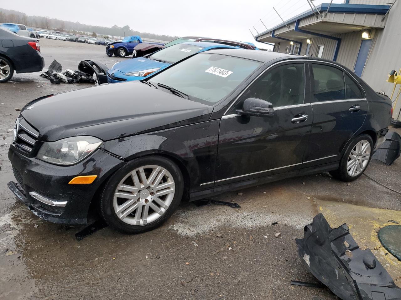 Obraz 1 z 2014 MERCEDES-BENZ C 250 2014 z VIN WDDGF4HB3EA942321