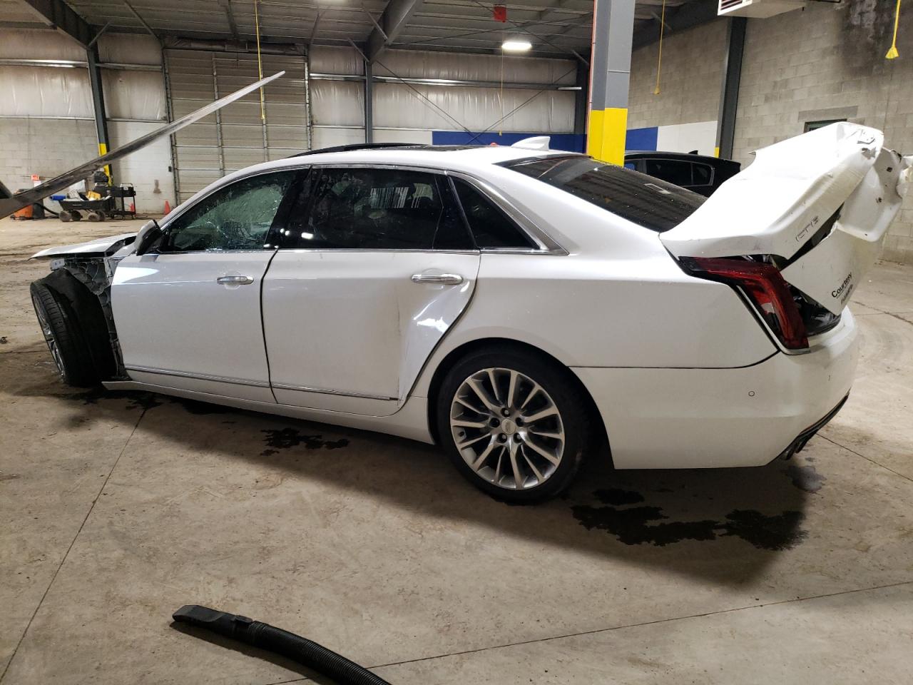Изображение 2 Cadillac Ct6 Luxury 2018 с VIN 1G6KE5R65JU133753