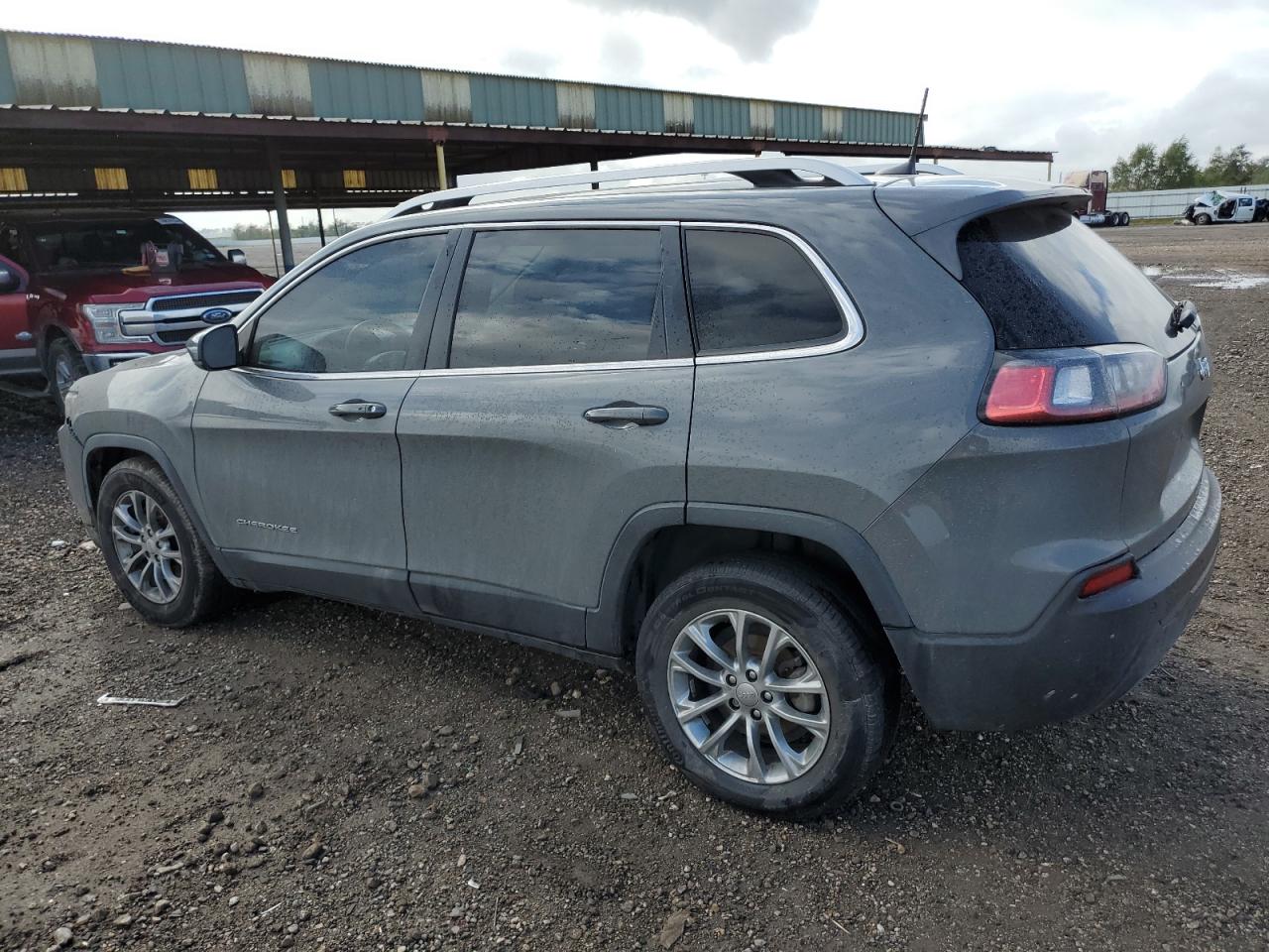 Image 2 of 2019 JEEP CHEROKEE LATITUDE PLUS 2019 with VIN 1C4PJLLB2KD466566