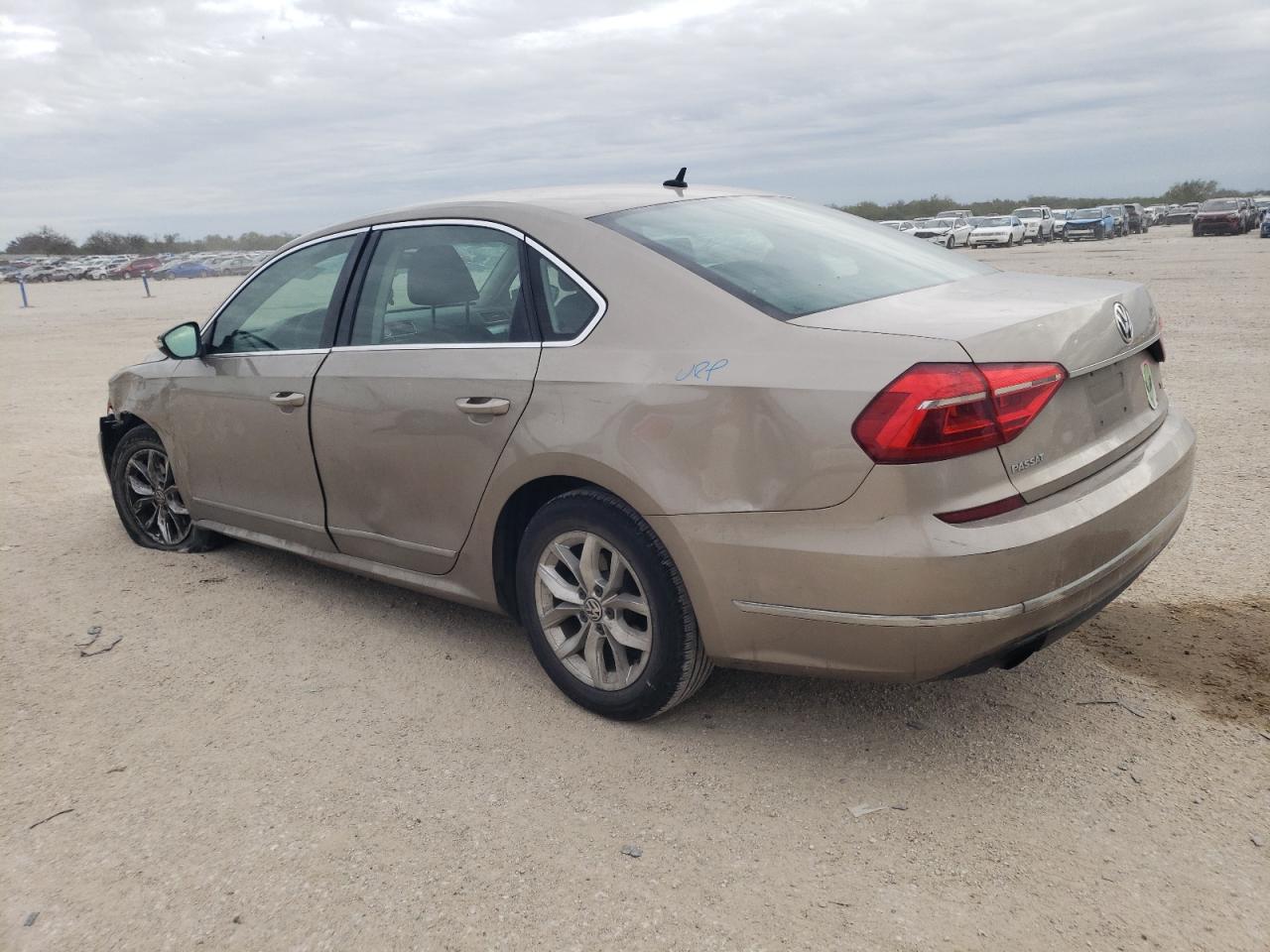 Obraz 2 z Volkswagen Passat S 2016 z VIN 1VWAT7A32GC029258