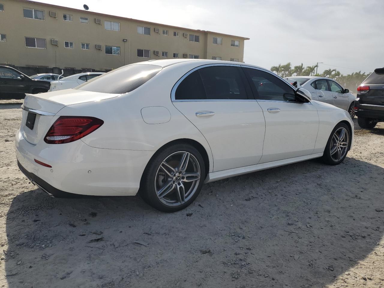 Image 3 of 2019 MERCEDES-BENZ E 300 2019 with VIN WDDZF4JB8KA584650