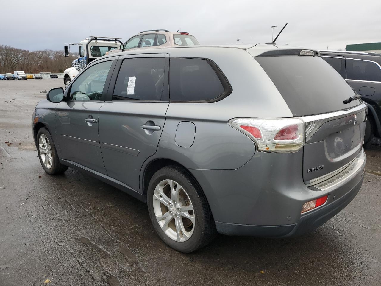 Image 2 of 2014 MITSUBISHI OUTLANDER SE 2014 with VIN JA4AD3A35EZ001113