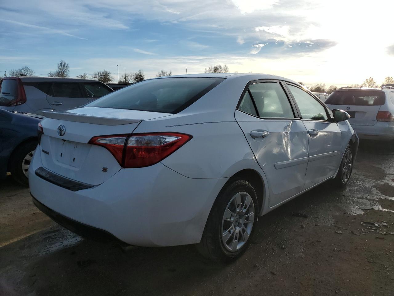 Image 3 of 2015 TOYOTA COROLLA L 2015 with VIN 5YFBURHE8FP297731