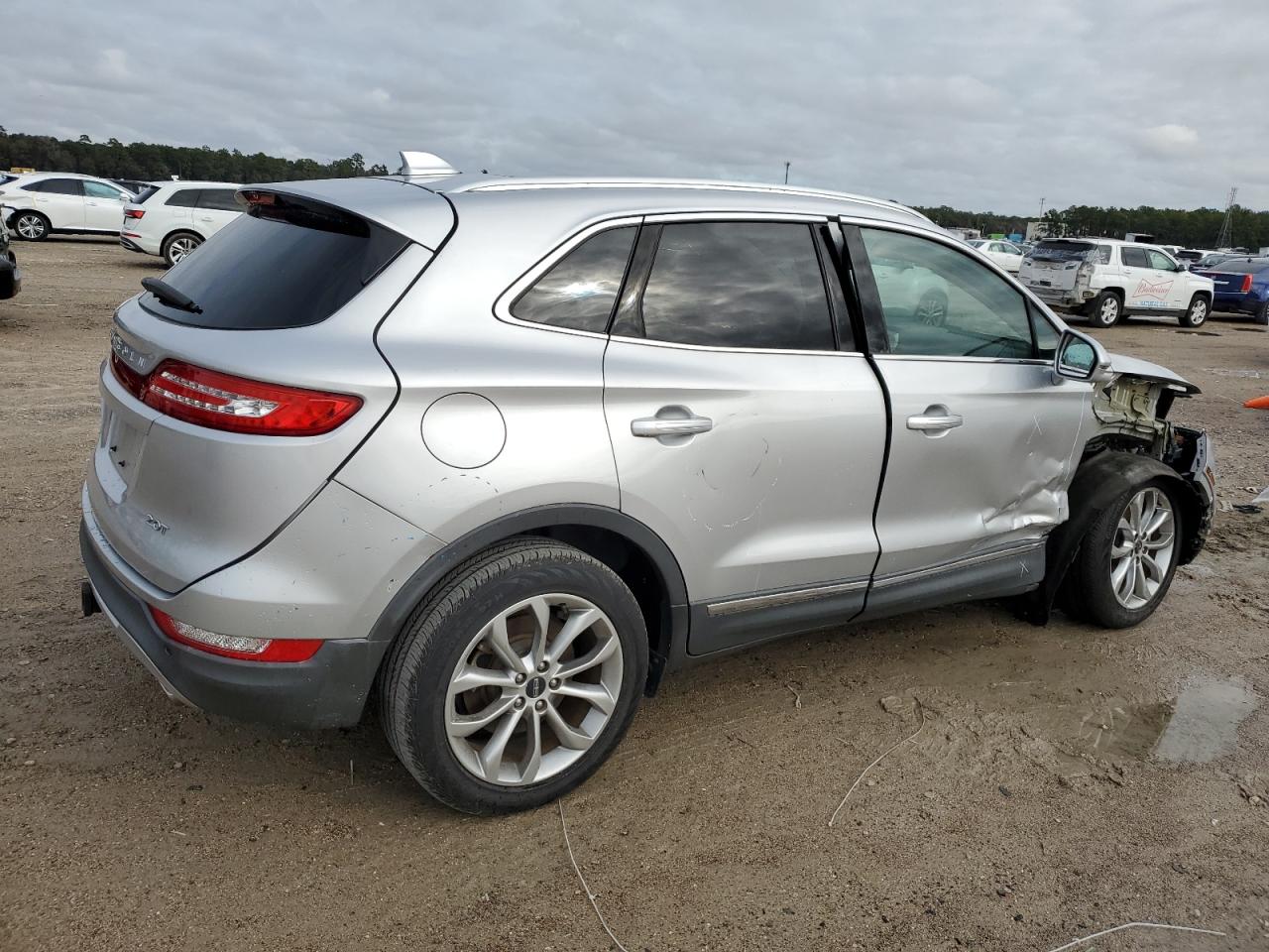 Obraz 3 z 2017 LINCOLN MKC SELECT 2017 z VIN 5LMCJ2C93HUL34925