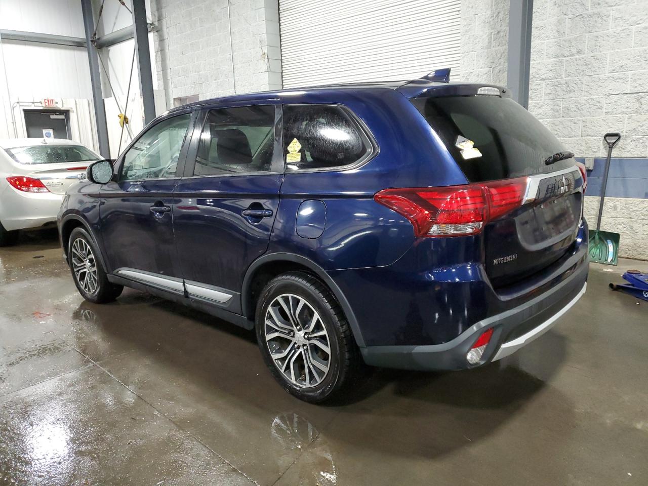 Изображение 2 2017 MITSUBISHI OUTLANDER ES 2017 с VIN JA4AZ2A32HZ035249