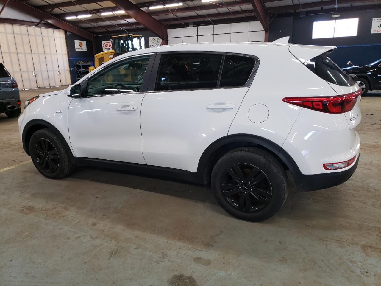 Изображение 2 2019 KIA SPORTAGE LX 2019 с VIN KNDPMCAC9K7502027