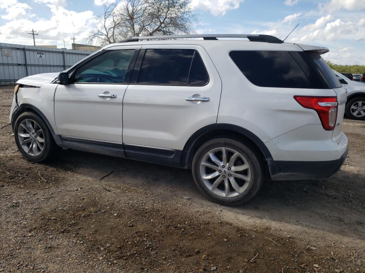 Image 2 of 2015 FORD EXPLORER XLT 2015 with VIN 1FM5K7D86FGA71532