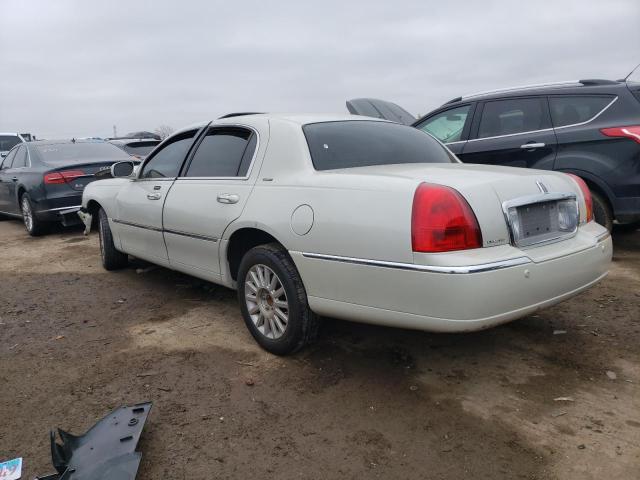 Obraz 2 z 2004 LINCOLN TOWN CAR ULTIMATE 2004 z VIN 1LNHM83W44Y615563