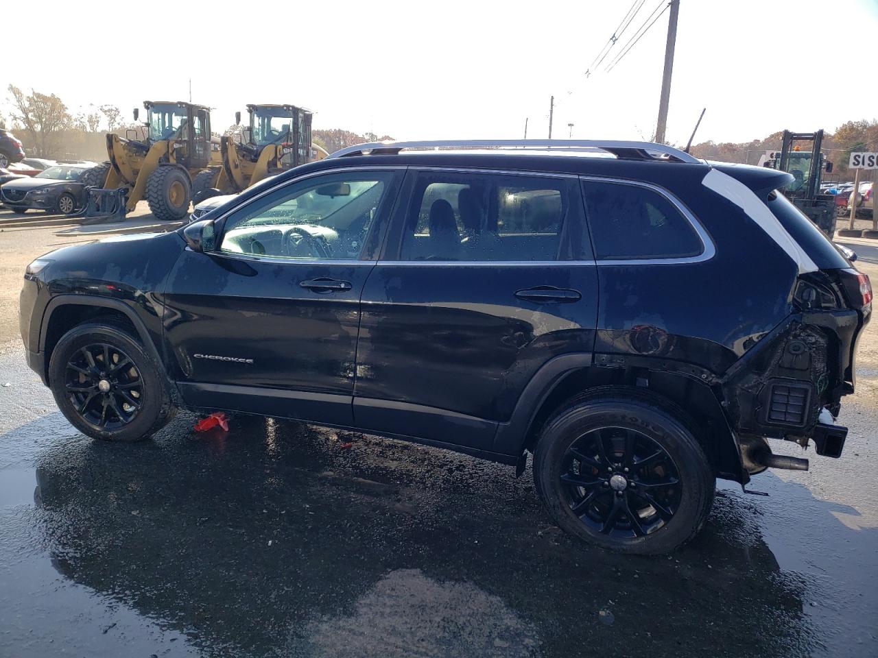 Image 2 of 2018 JEEP CHEROKEE LATITUDE PLUS 2018 with VIN 1C4PJMLX8JD522784