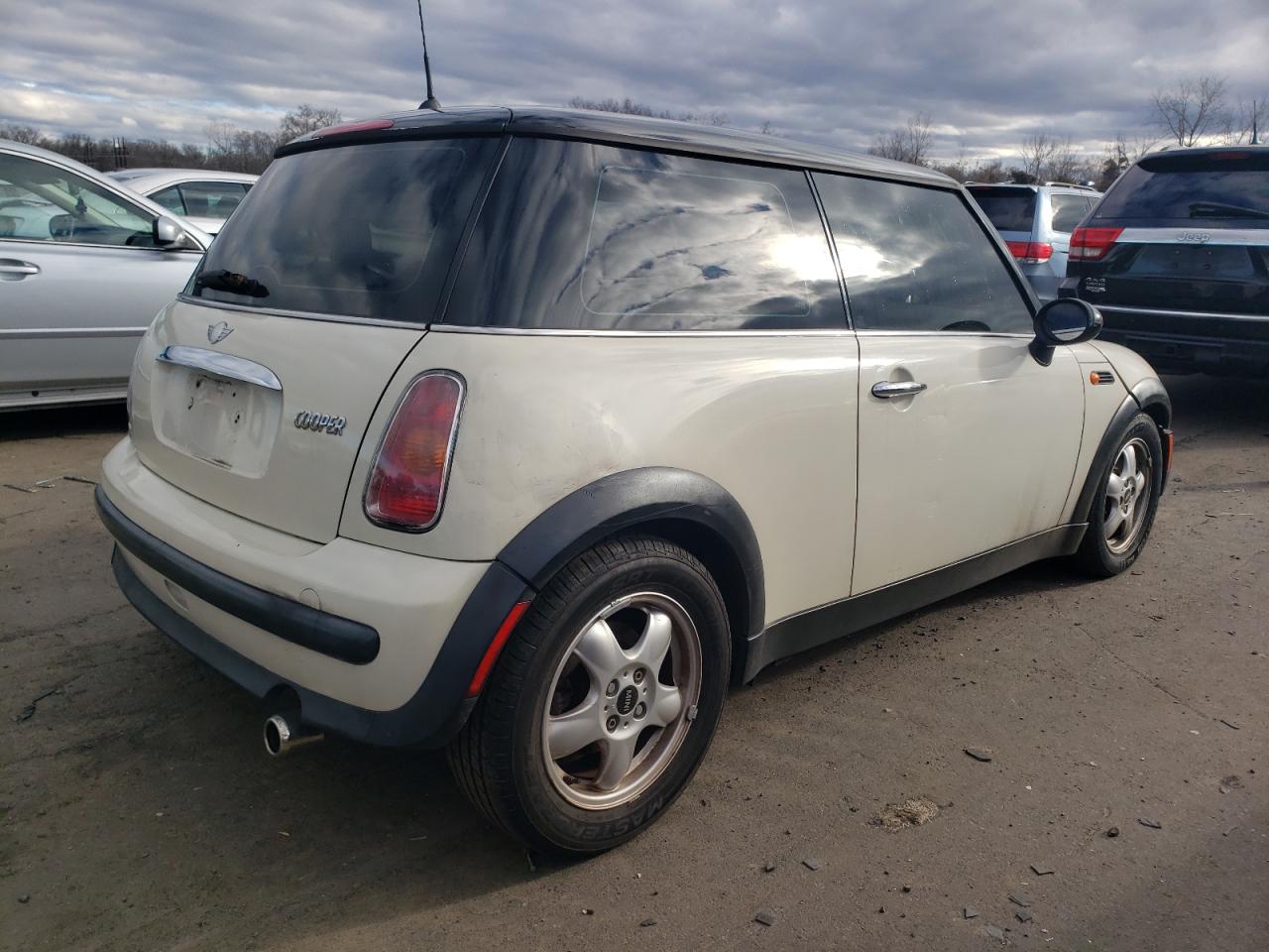 Image 3 of 2003 MINI COOPER  2003 with VIN WMWRC33473TJ51951