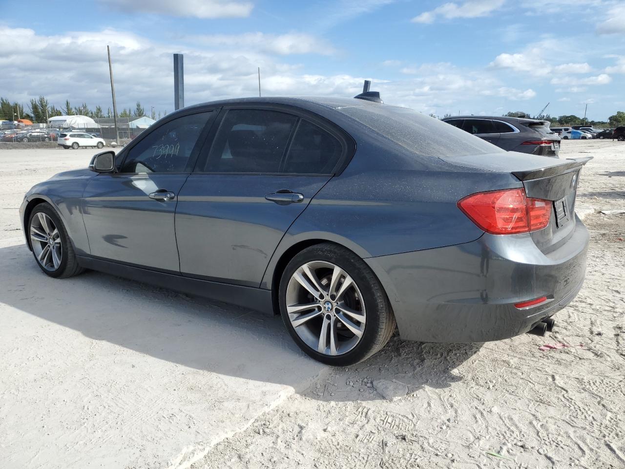 Obraz 2 z 2013 BMW 328 I 2013 z VIN WBA3A5G58DNP19107