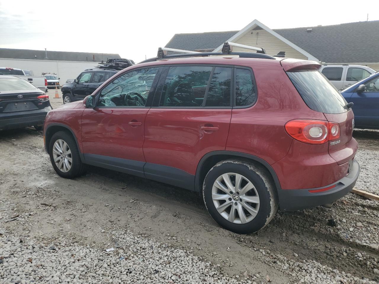 Obraz 2 z 2011 VOLKSWAGEN TIGUAN S 2011 z VIN WVGBV7AX2BW001418