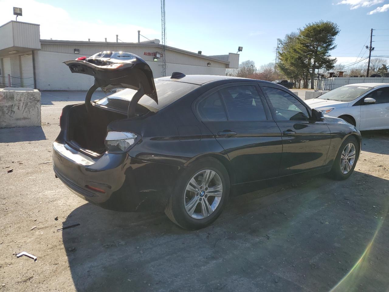 Obraz 3 z 2016 BMW 328 XI SULEV 2016 z VIN WBA8E3G5XGNT78196