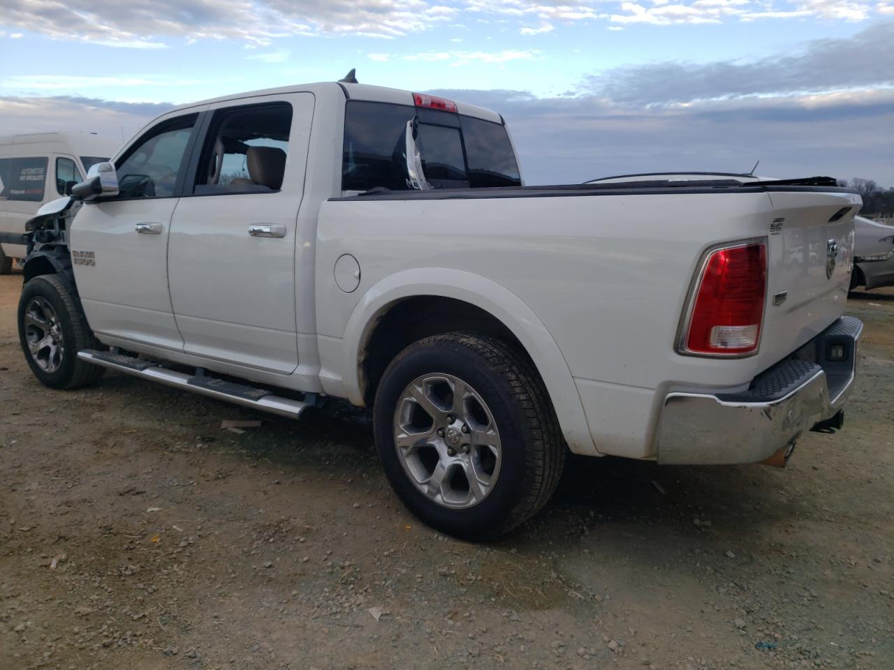 Obraz 2 z 2017 RAM 1500 LARAMIE 2017 z VIN 1C6RR7NM5HS880721
