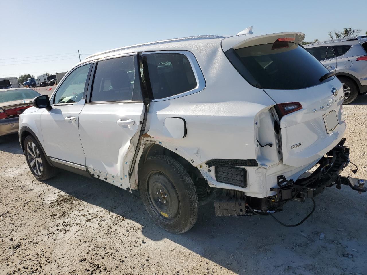 Obraz 2 z 2021 KIA TELLURIDE EX 2021 z VIN 5XYP3DHC0MG112552