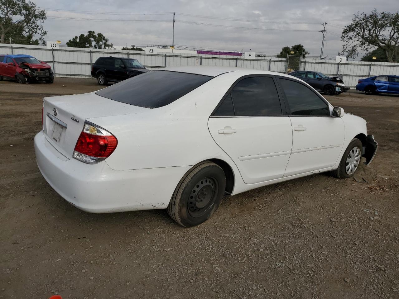 Изображение 3 2005 TOYOTA CAMRY LE 2005 с VIN 4T1BE32K35U391893