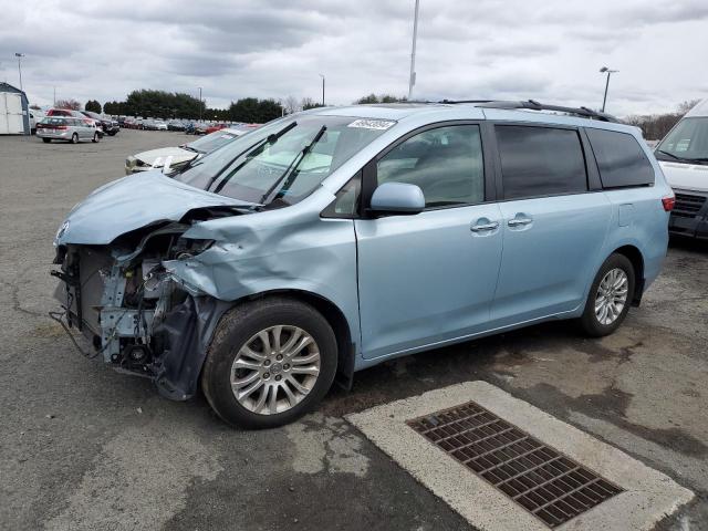 Image 1 of 2017 TOYOTA SIENNA XLE 2017 with VIN 5TDYZ3DC6HS803418