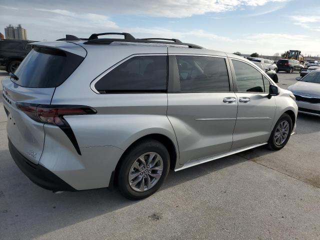 Image 3 of 2023 TOYOTA SIENNA XLE 2023 with VIN 5TDYRKEC9PS179864