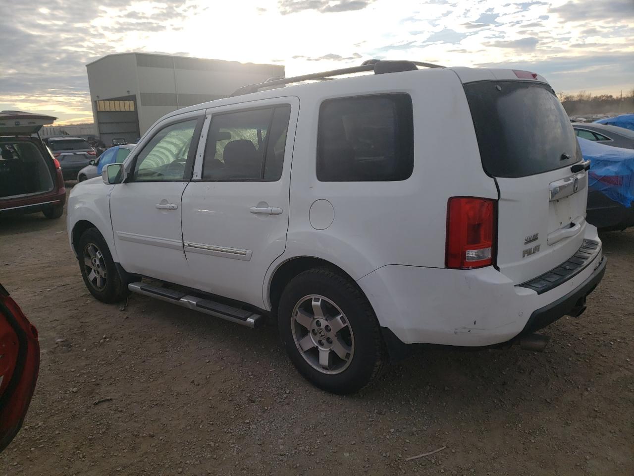 Obraz 2 z 2010 HONDA PILOT TOURING 2010 z VIN 5FNYF3H8XAB003987