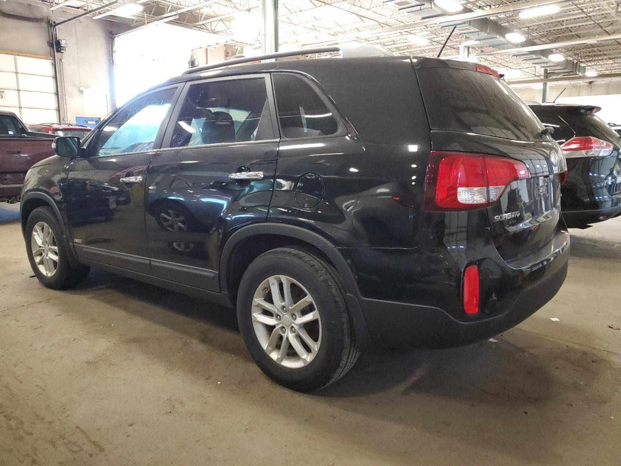 Image 2 of 2014 KIA SORENTO LX 2014 with VIN 5XYKTDA79EG544789