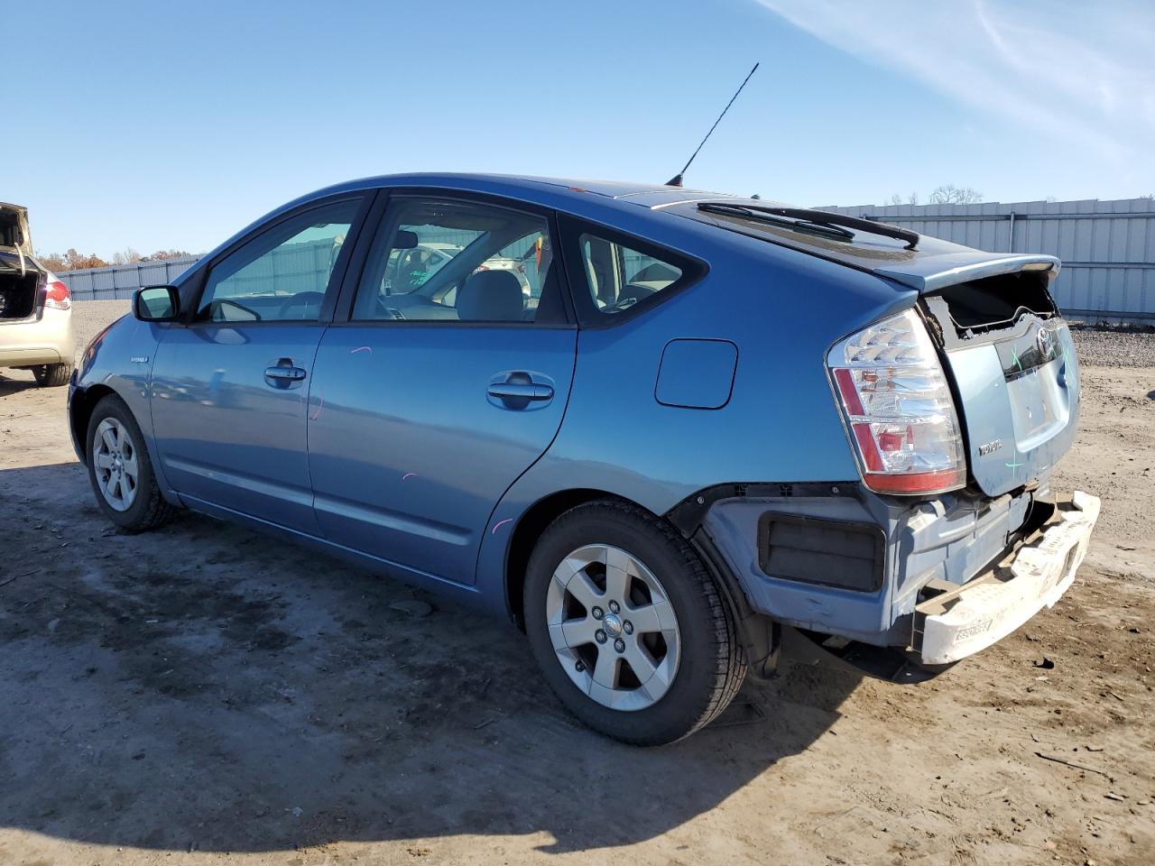 Image 2 of 2007 TOYOTA PRIUS  2007 with VIN JTDKB20U877618198