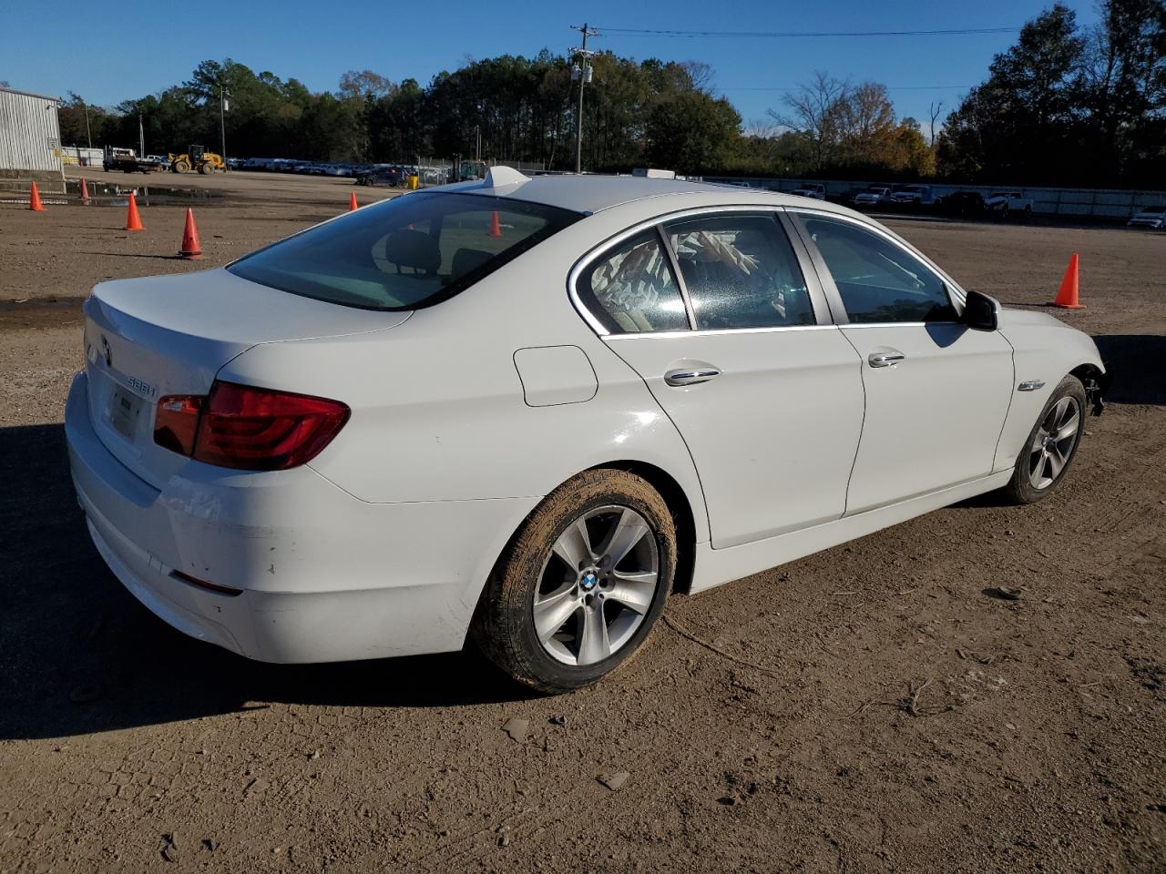 Image 3 of 2013 BMW 528 I 2013 with VIN WBAXG5C59DDY31698