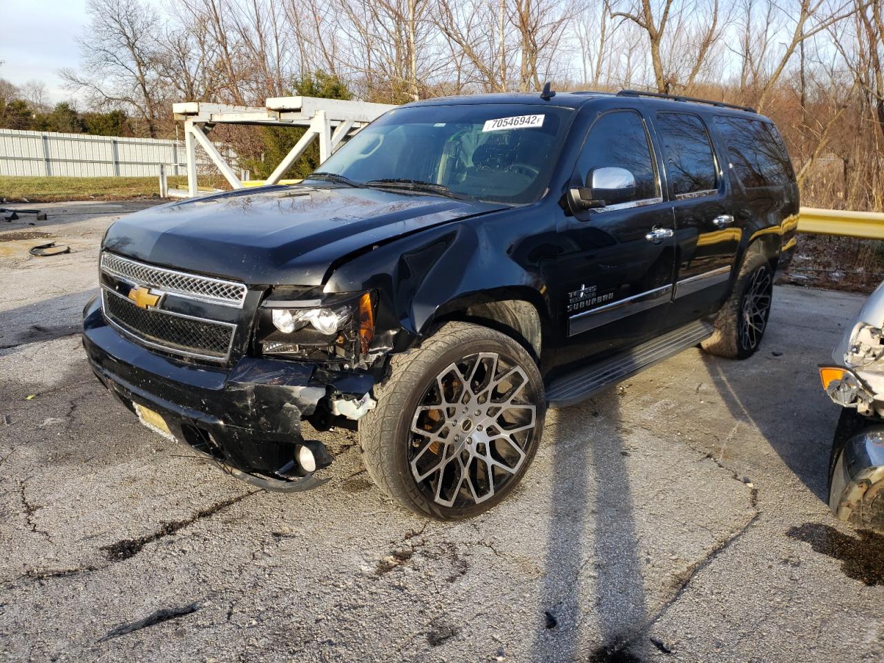 Image 1 of 2010 CHEVROLET SUBURBAN C1500  LS 2010 with VIN 1GNUCHE00AR241304