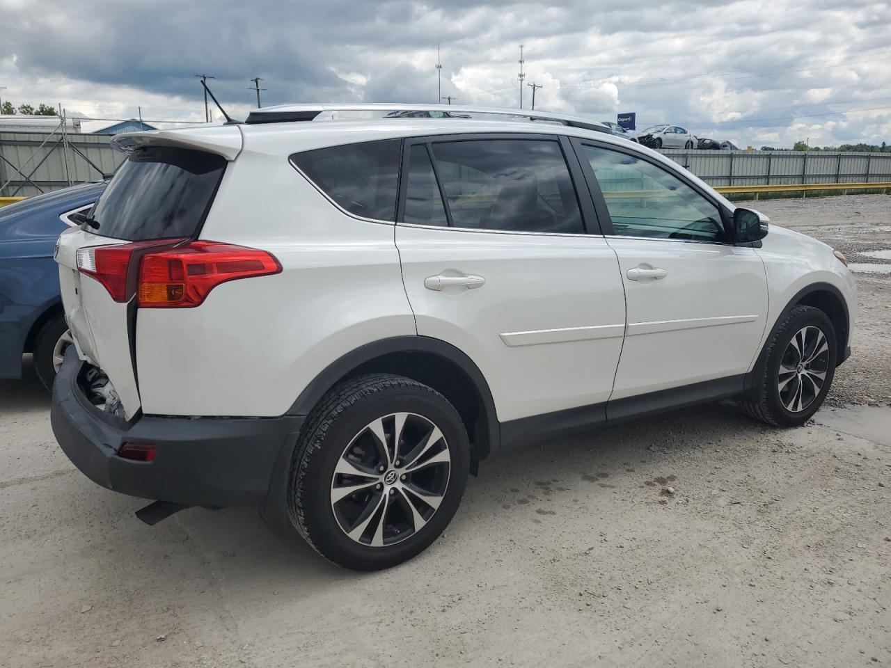 Obraz 3 z 2015 TOYOTA RAV4 LIMITED 2015 z VIN 2T3DFREV2FW369715