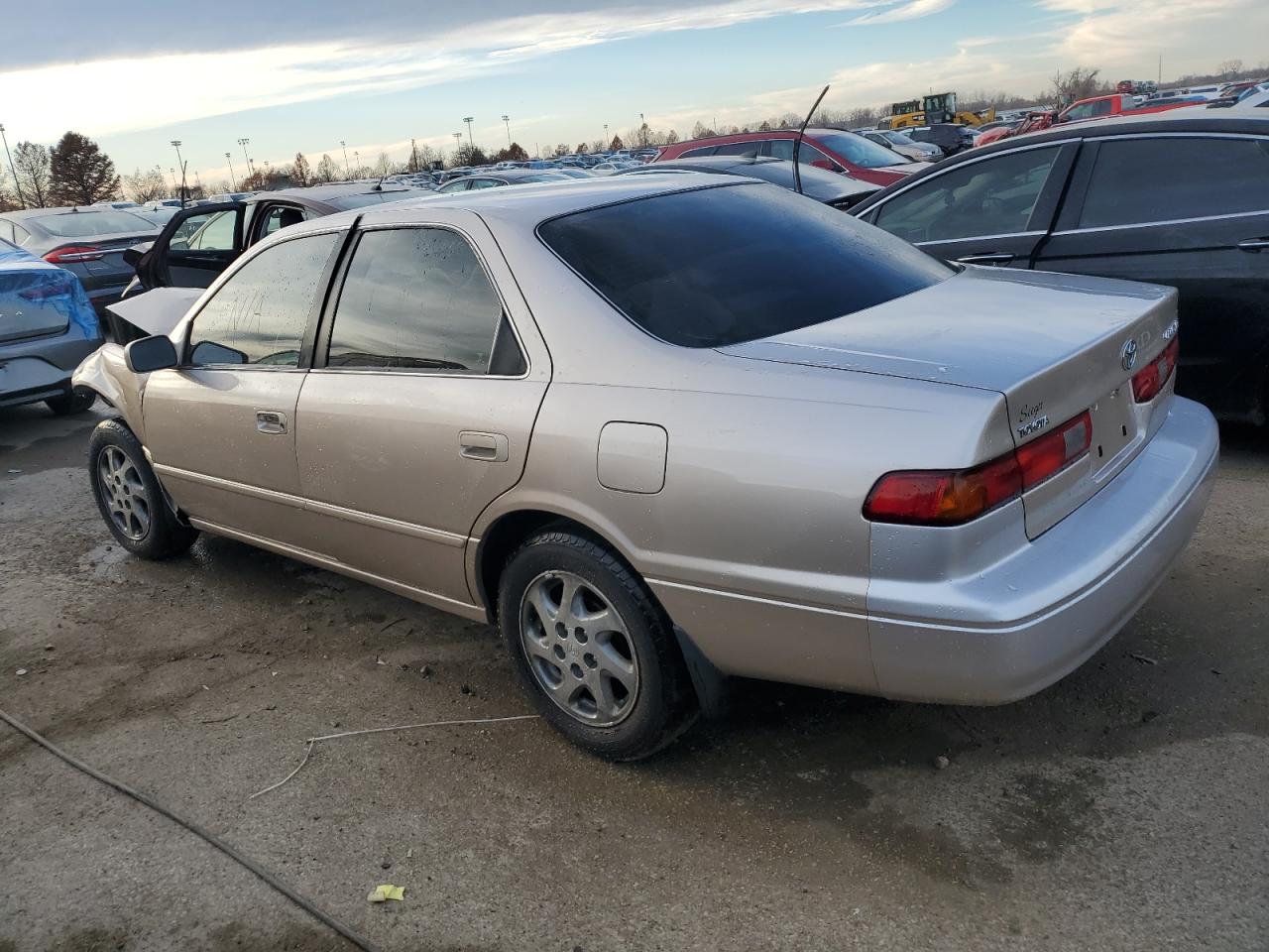 Изображение 2 1997 TOYOTA CAMRY CE 1997 с VIN 4T1BG22K7VU799771