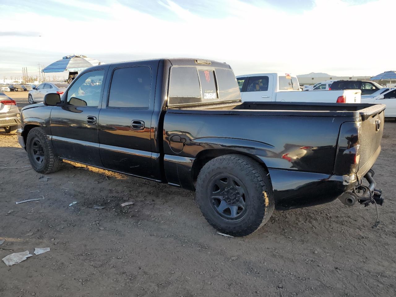 Image 2 of 2006 CHEVROLET SILVERADO C1500 2006 with VIN 1GCEC14V06E204009
