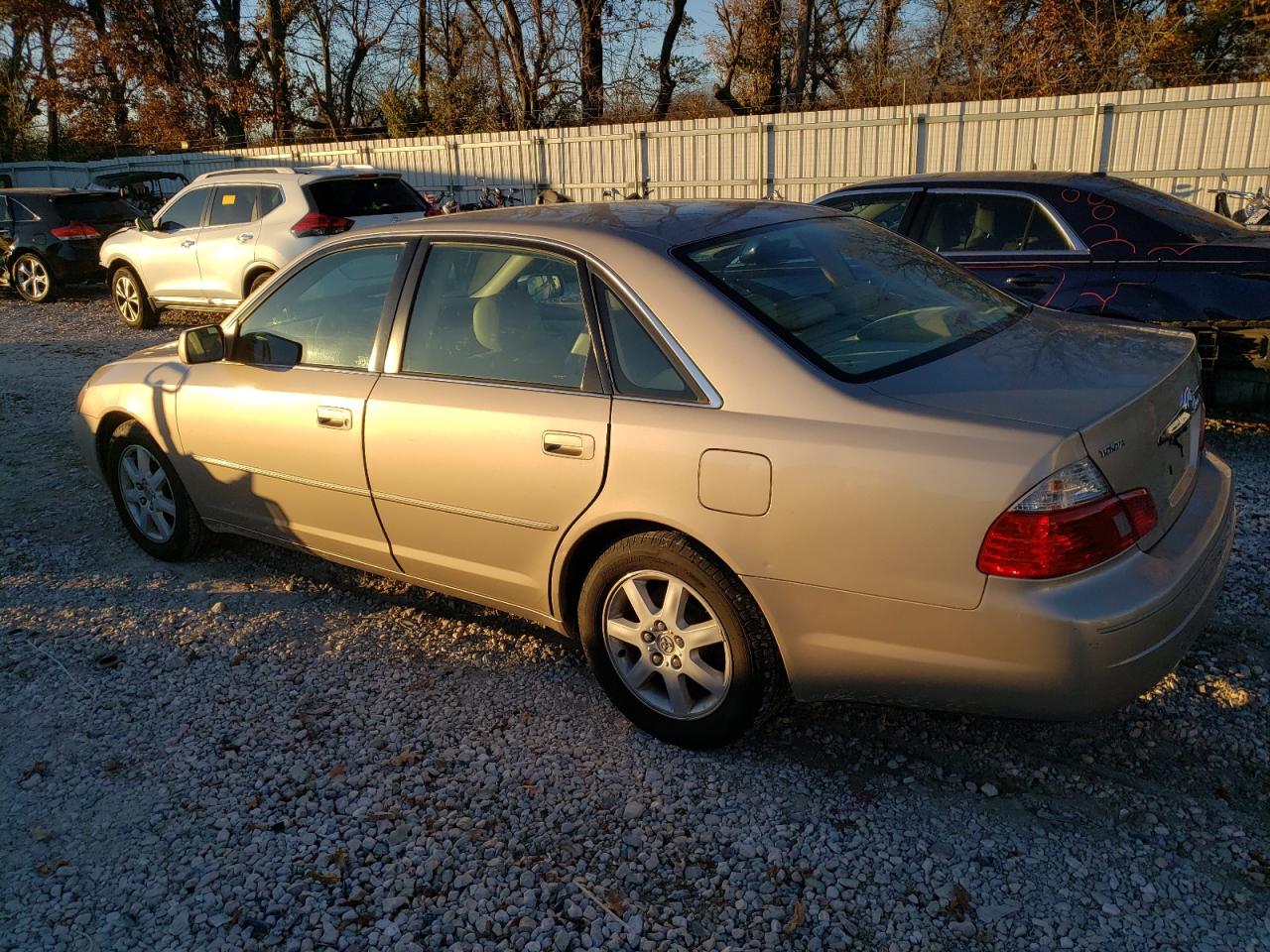 Obraz 2 z 2003 TOYOTA AVALON XL 2003 z VIN 4T1BF28B83U327490