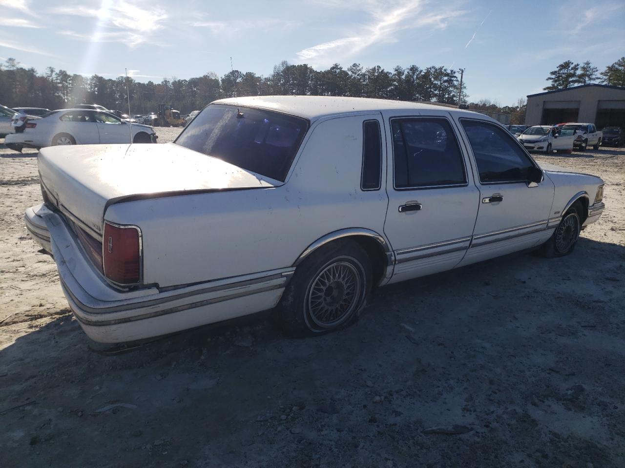 Image 3 of 1991 LINCOLN TOWN CAR EXECUTIVE 1991 with VIN 1LNCM81W4MY750930