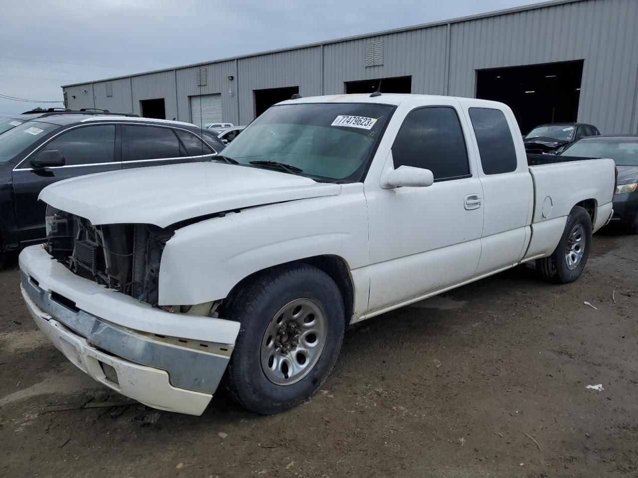 Image 1 of 2005 CHEVROLET SILVERADO C1500 2005 with VIN 2GCEC19TX51189008