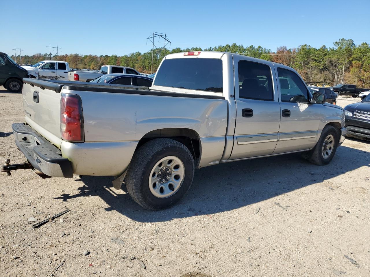 Image 3 of 2006 CHEVROLET SILVERADO C1500 2006 with VIN 2GCEC13T261161987