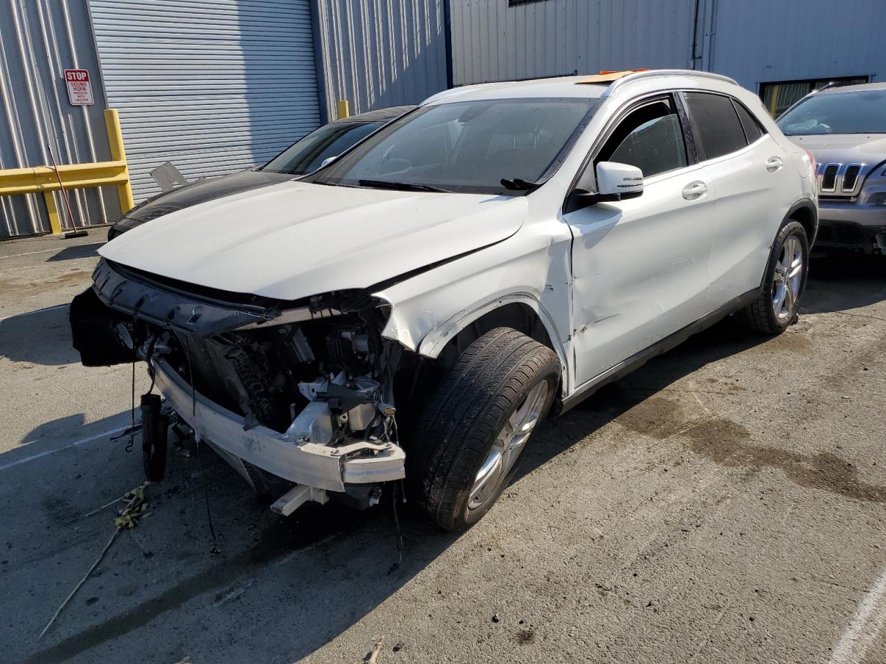 Image 1 of 2016 MERCEDES-BENZ GLA 250 2016 with VIN WDCTG4EB4GJ206141