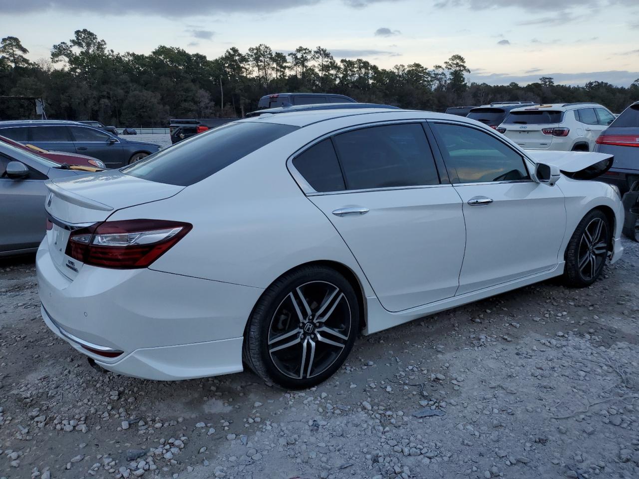 Image 3 of 2016 HONDA ACCORD TOURING 2016 with VIN 1HGCR3F95GA022107