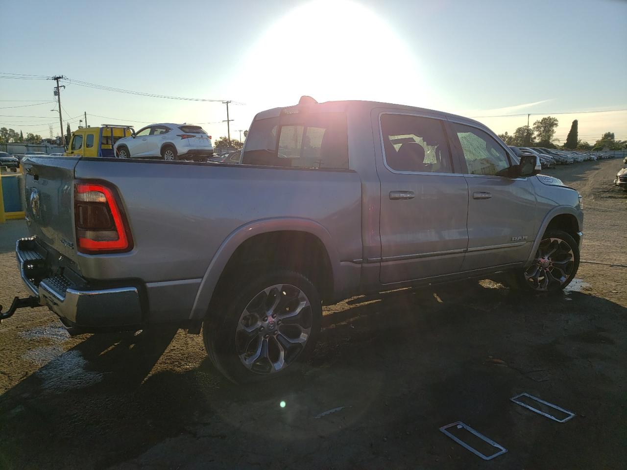 Obraz 3 z 2022 RAM 1500 LIMITED 2022 z VIN 1C6SRFHM4NN252294