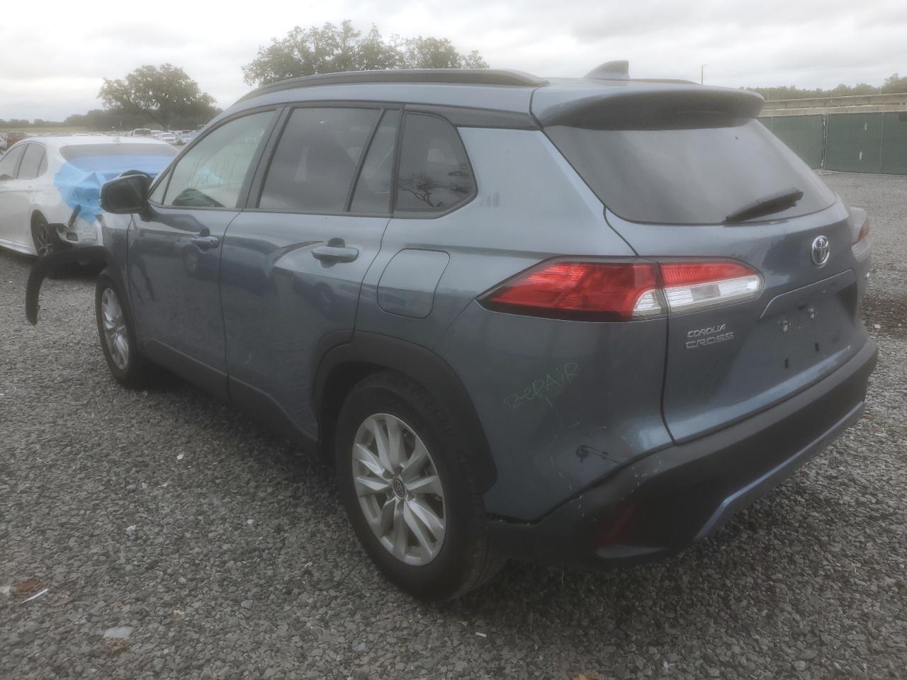 Obraz 2 z 2023 TOYOTA COROLLA CROSS LE 2023 z VIN 7MUCAAAG7PV041038