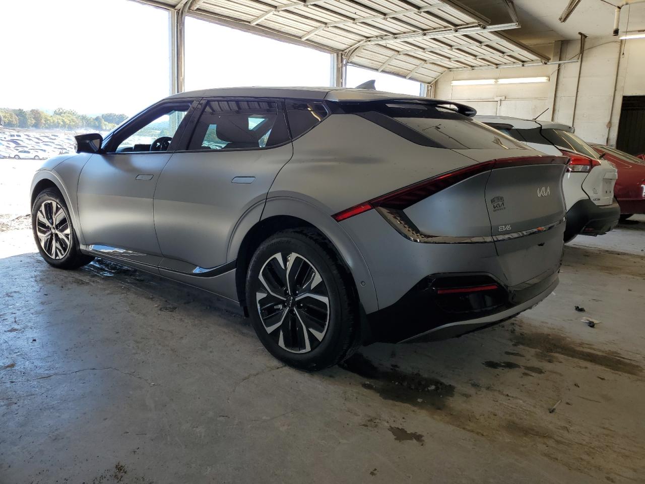 Изображение 2 2023 KIA EV6 GT LINE 2023 с VIN KNDC44LA1P5116494